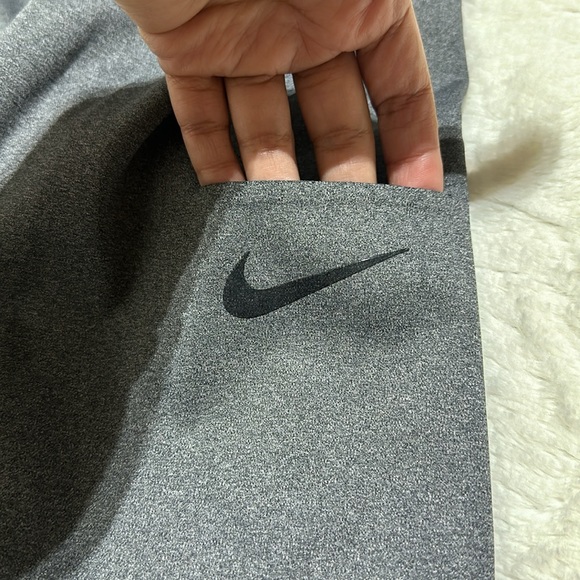 Nike | size large | gray cropped leggings - Picture 5 of 6
